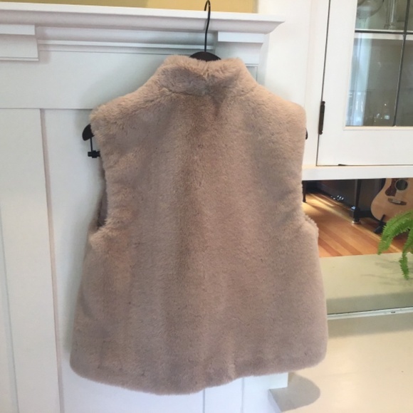 Velvet by Graham and Spencer Faux Fur Vest - Picture 3 of 5